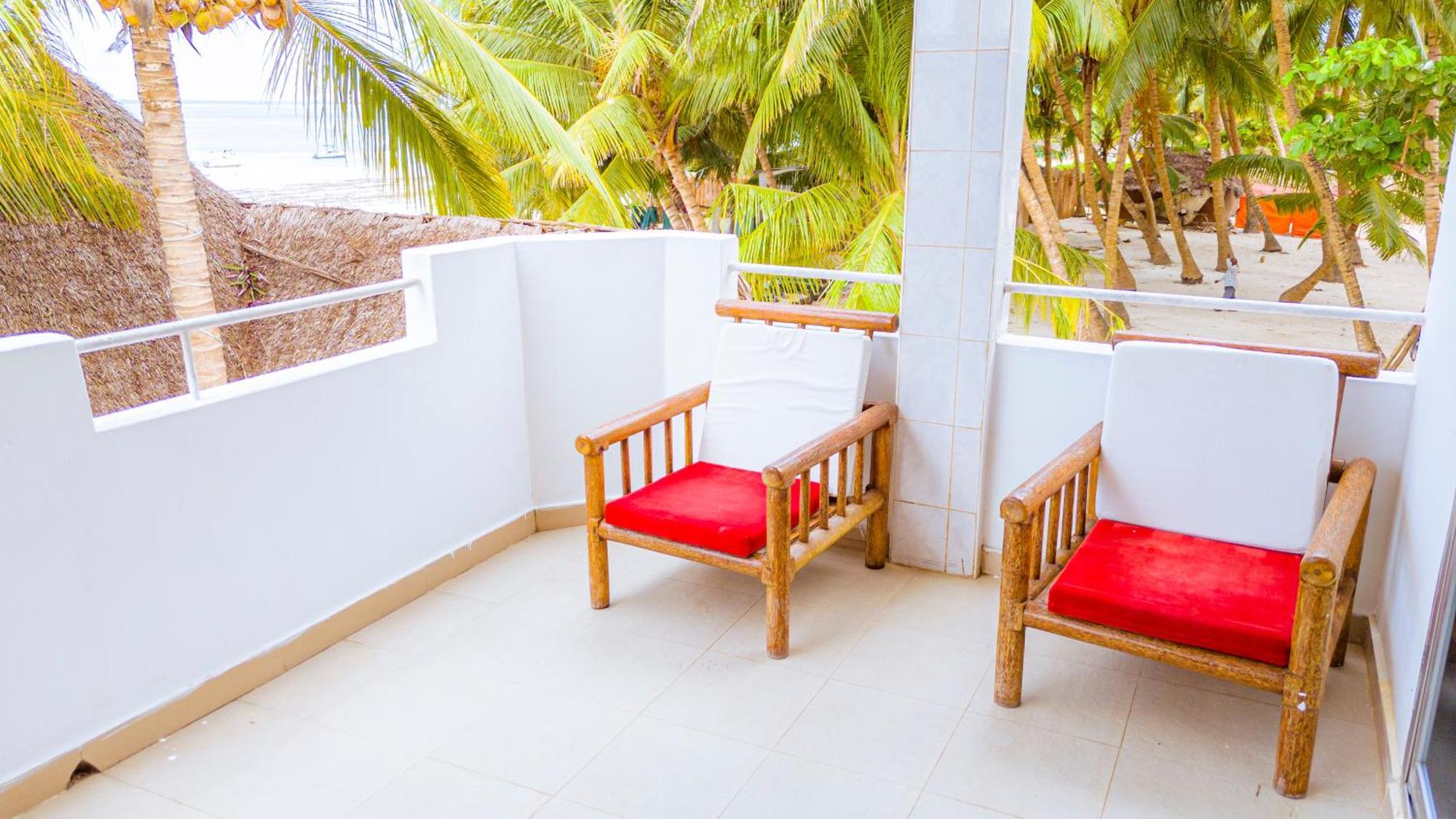 Sands Inn Hotel Pwani Mchangani Extérieur photo