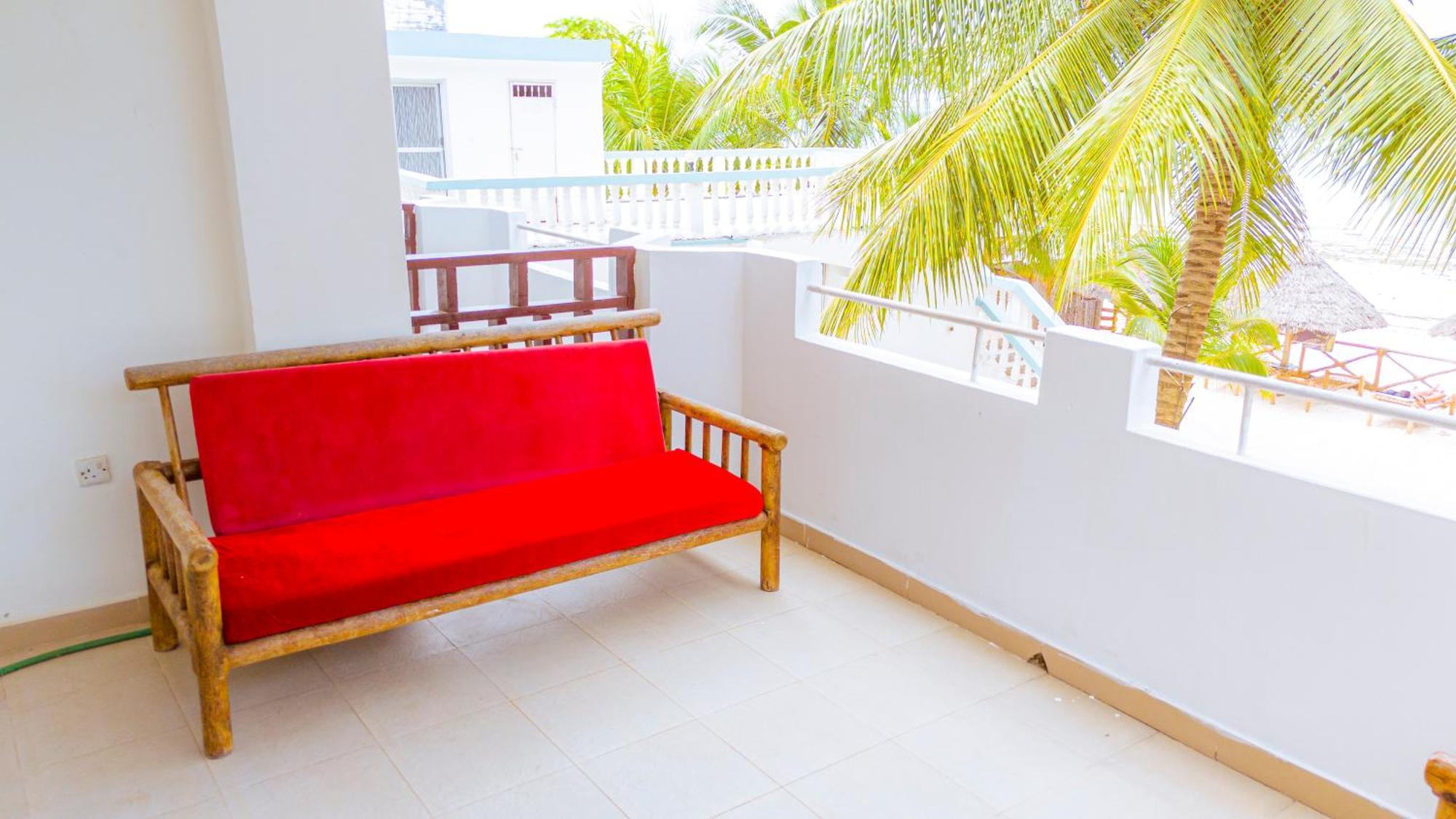 Sands Inn Hotel Pwani Mchangani Extérieur photo
