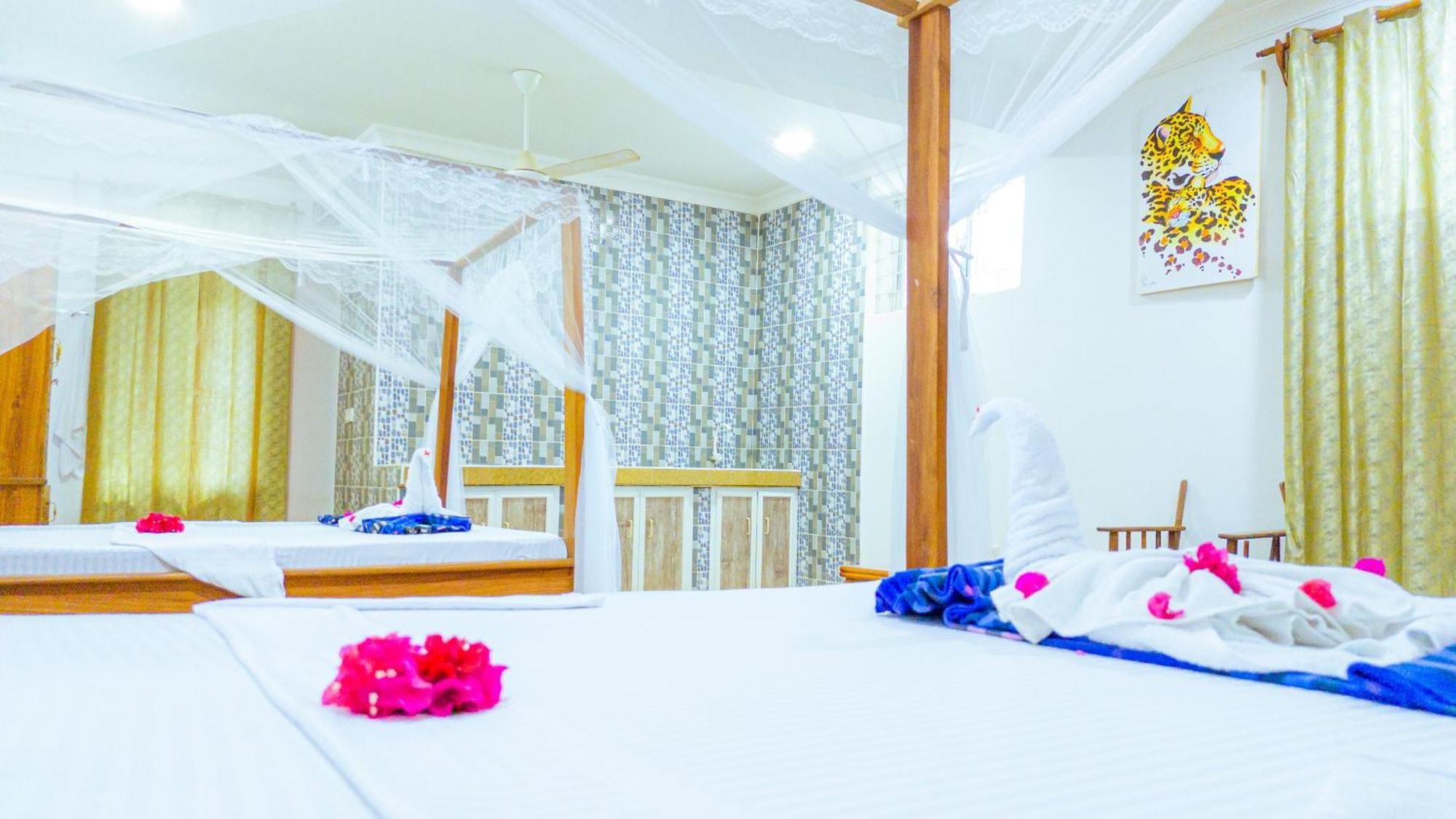 Sands Inn Hotel Pwani Mchangani Extérieur photo