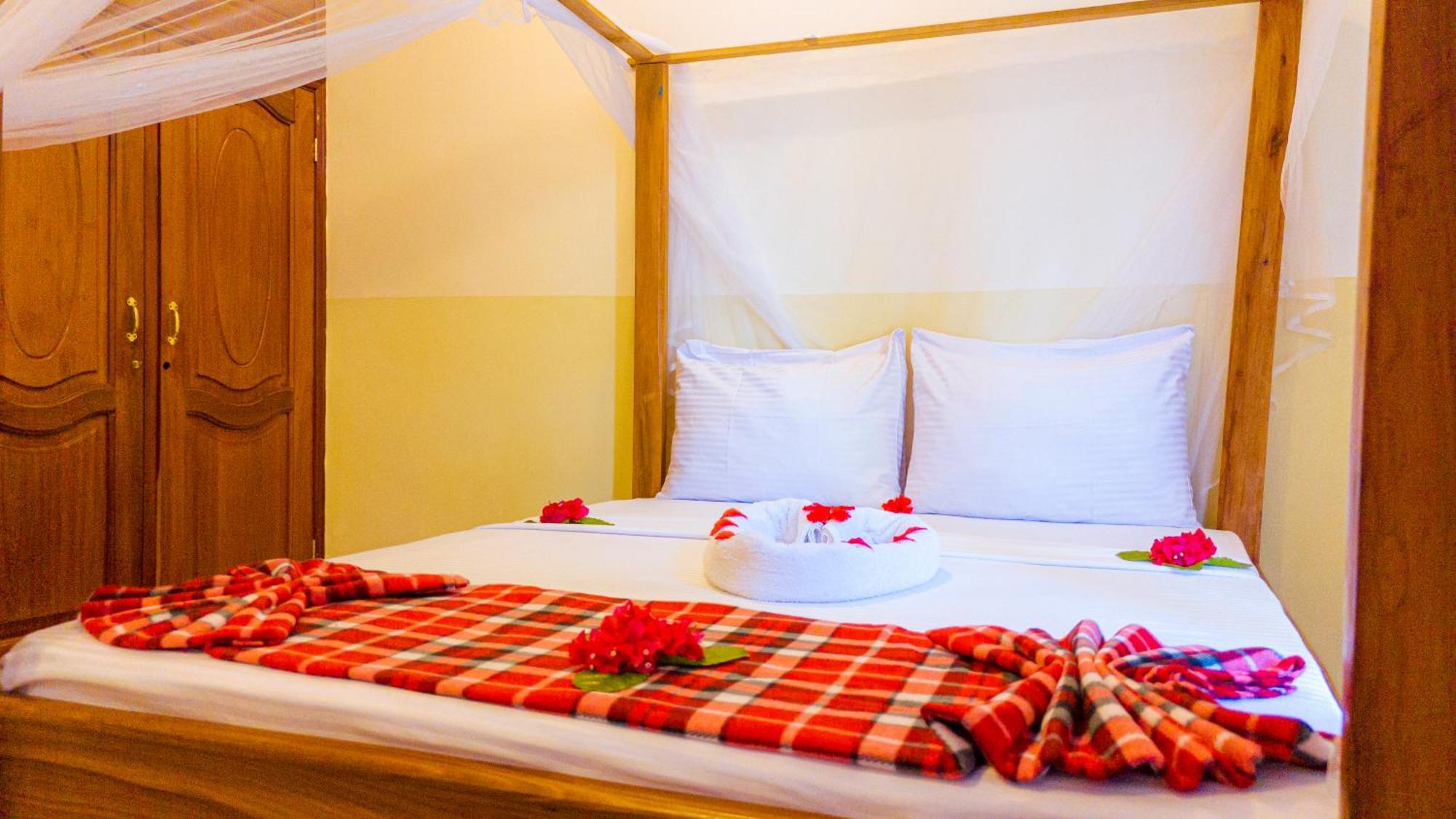 Sands Inn Hotel Pwani Mchangani Extérieur photo