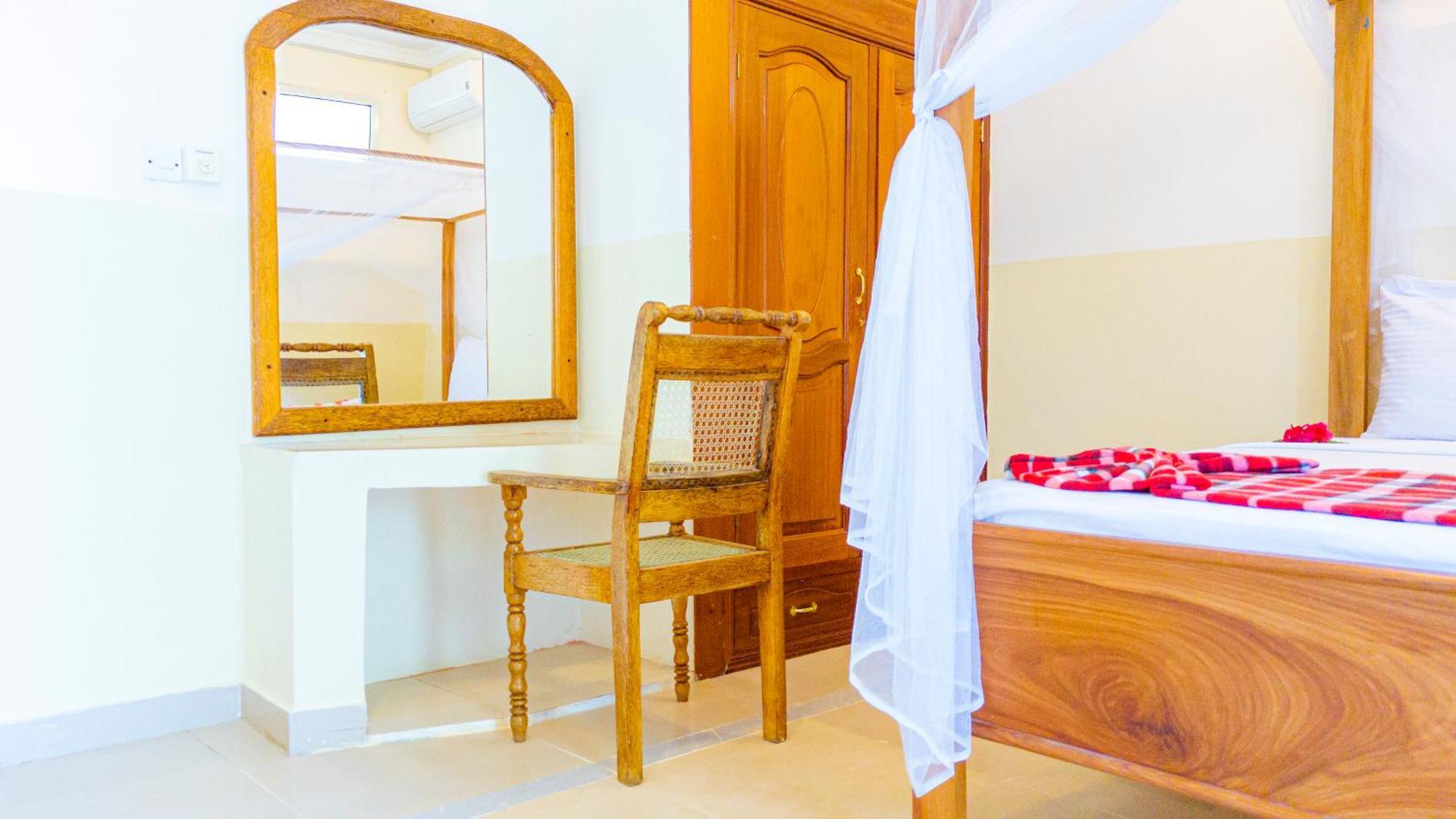 Sands Inn Hotel Pwani Mchangani Extérieur photo